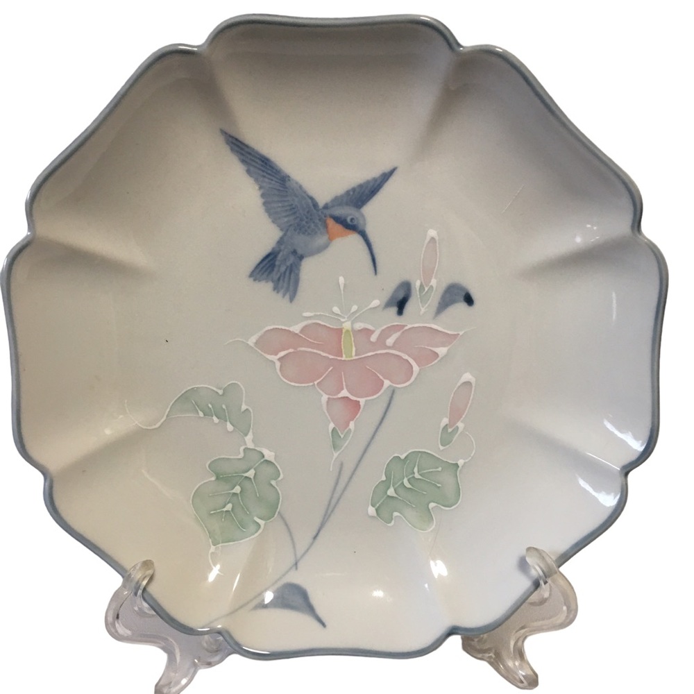 OTAGIRI JAPAN porcelain scalloped floral dish hummingbird raised design